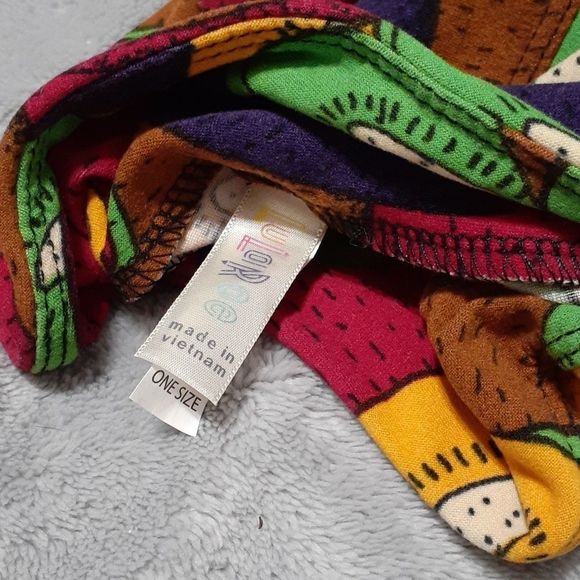 LuLaRoe Rainbow Kiwi Fruit Leggings One Size NWOT - Picture 2 of 3